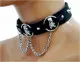 Totenköpfe, Spitznieten und Ketten Kunsteder Choker