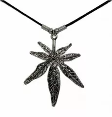 Halskette Hanfblattmotiv