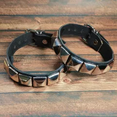 Leather Ankleband - Pyramid Studs