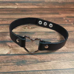 Gothic Heart Choker | Faux Leather