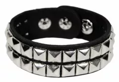 Pyramidennieten Armband