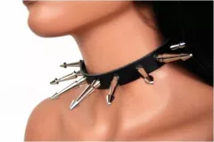 Triple Cone Studs 4.5 cm Leather Choker
