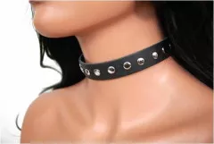 Flat Studs Leather Choker