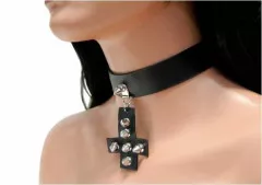 Killer Studs Cross Choker